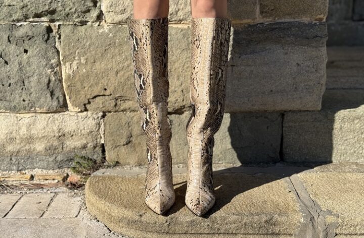 outfit botas animal print serpiente